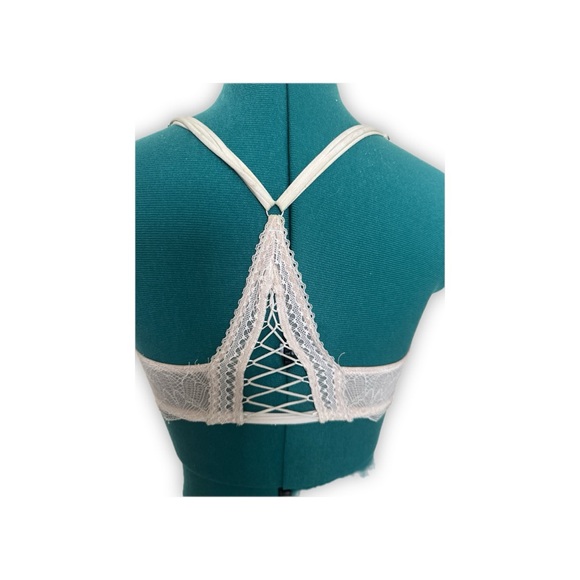 Victoria Secret Lace Underwire Bra - Cream/Tan - Picture 3 of 3